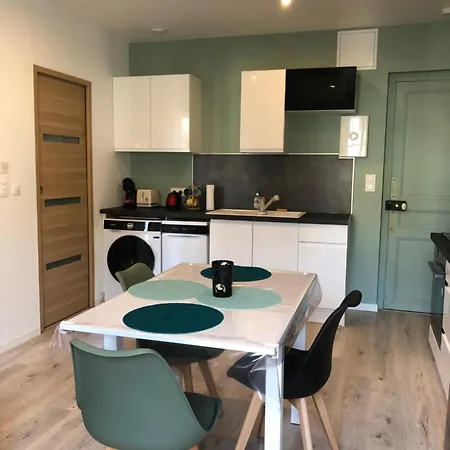 34m2 Renove , Lumineux Apartment